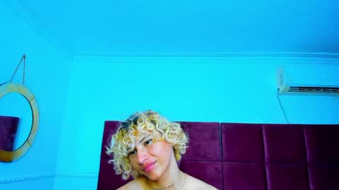 Valentino Konny y Jhon online show from 05-28-26, 07:11