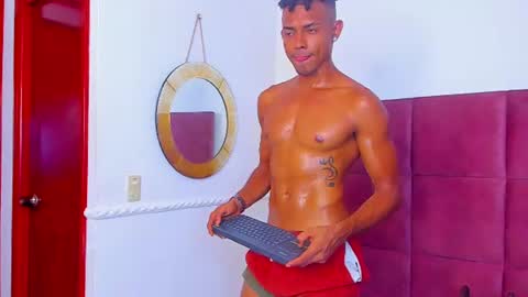 Valentino Konny y Jhon online show from 06-10-26, 05:45