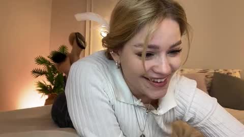 Snapshot of elixiirr chatting on 12-14-25, 05:51 Stephanie online show from 12-14-25, 05:51