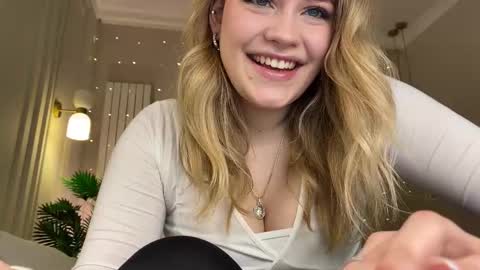 Snapshot of elixiirr chatting on 02-13-26, 08:49 Stephanie online show from 02-13-26, 08:49