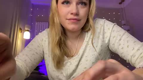 Snapshot of elixiirr chatting on 02-21-26, 10:44 Stephanie online show from 02-21-26, 10:44