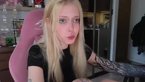 Snapshot of eliza_sadcat chatting on 04-15-26, 03:08 Elizabeth online show from 04-15-26, 03:08