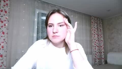 Elizabeth online show from 11-16-25, 01:44