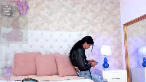 Snapshot of elizabet_taylor_ chatting on 01-28-25, 05:46 Elizabet Taylor online show from 01-28-25, 05:46