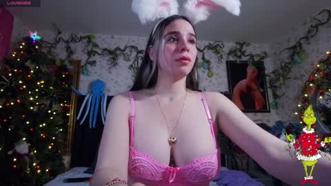 Snapshot of elizabeth77_ chatting on 12-20-24, 10:27 Elizabeth online show from 12-20-24, 10:27