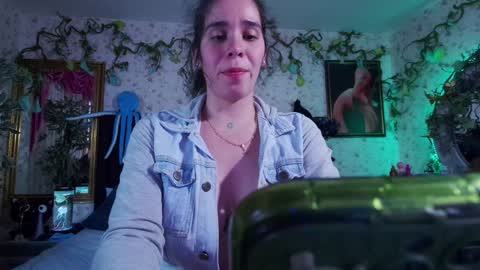 Snapshot of elizabeth77_ chatting on 01-14-25, 07:11 Elizabeth online show from 01-14-25, 07:11