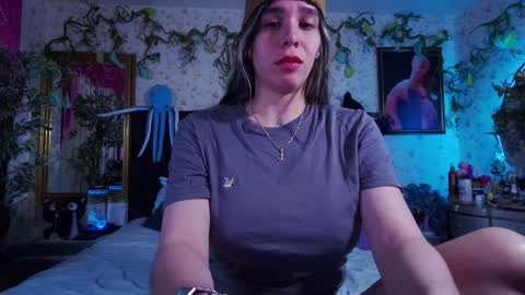 Snapshot of elizabeth77_ chatting on 01-16-25, 10:10 Elizabeth online show from 01-16-25, 10:10