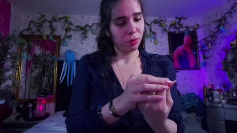 Snapshot of elizabeth77_ chatting on 01-23-25, 10:43 Elizabeth online show from 01-23-25, 10:43