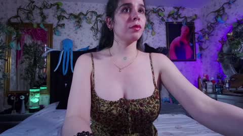 Snapshot of elizabeth77_ chatting on 01-27-25, 08:17 Elizabeth online show from 01-27-25, 08:17