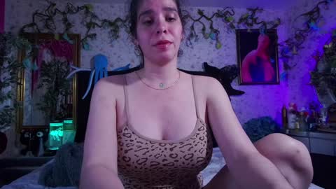 Snapshot of elizabeth77_ chatting on 01-28-25, 08:04 Elizabeth online show from 01-28-25, 08:04