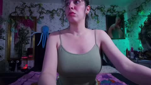 Snapshot of elizabeth77_ chatting on 02-15-25, 10:11 Elizabeth online show from 02-15-25, 10:11