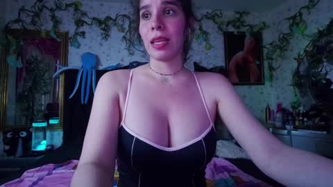 Snapshot of elizabeth77_ chatting on 02-18-25, 08:14 Elizabeth online show from 02-18-25, 08:14