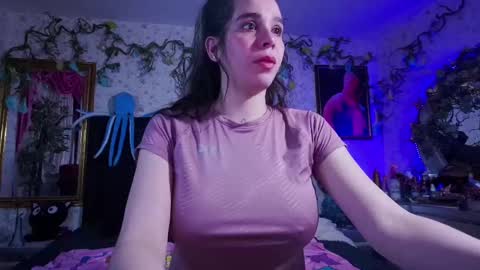 Snapshot of elizabeth77_ chatting on 02-25-25, 10:04 Elizabeth online show from 02-25-25, 10:04