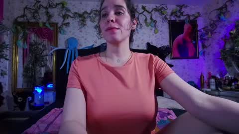 Snapshot of elizabeth77_ chatting on 03-04-25, 10:38 Elizabeth online show from 03-04-25, 10:38