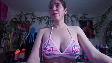Snapshot of elizabeth77_ chatting on 09-09-25, 10:15 Elizabeth online show from 09-09-25, 10:15