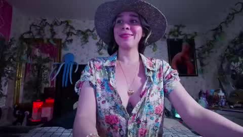 Snapshot of elizabeth77_ chatting on 09-14-25, 01:32 Elizabeth online show from 09-14-25, 01:32