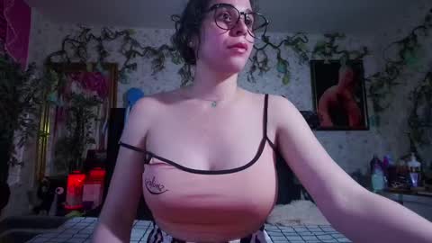 Snapshot of elizabeth77_ chatting on 09-20-25, 10:22 Elizabeth online show from 09-20-25, 10:22