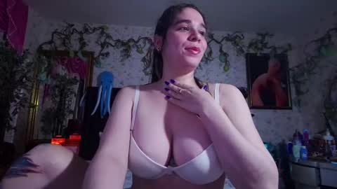 Snapshot of elizabeth77_ chatting on 09-30-25, 10:20 Elizabeth online show from 09-30-25, 10:20