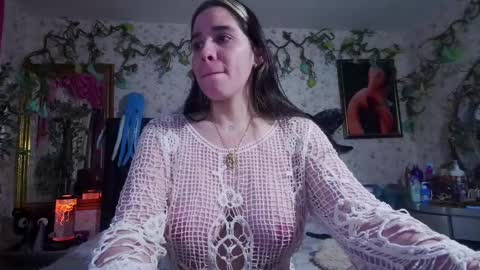 Snapshot of elizabeth77_ chatting on 10-05-25, 10:35 Elizabeth online show from 10-05-25, 10:35