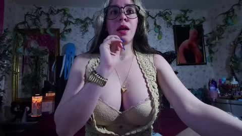 Snapshot of elizabeth77_ chatting on 10-09-25, 10:24 Elizabeth online show from 10-09-25, 10:24
