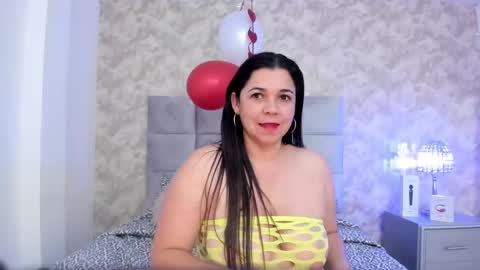 Elizabeth online show from 02-21-25, 01:22