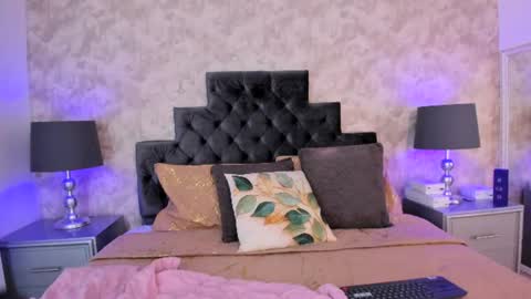 Snapshot of elizabeth_colleman chatting on 07-04-26, 10:27 Elizabeth online show from 07-04-26, 10:27