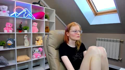 Snapshot of elizabeth_harpper chatting on 12-31-24, 04:06 Elizabeth online show from 12-31-24, 04:06