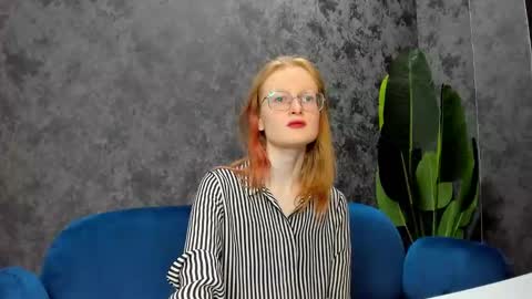 Snapshot of elizabeth_harpper chatting on 02-03-25, 08:02 Elizabeth online show from 02-03-25, 08:02