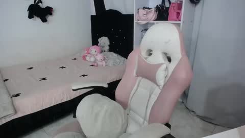 Snapshot of elizabeth_rose02 chatting on 01-07-26, 02:25 Elizabeth online show from 01-07-26, 02:25