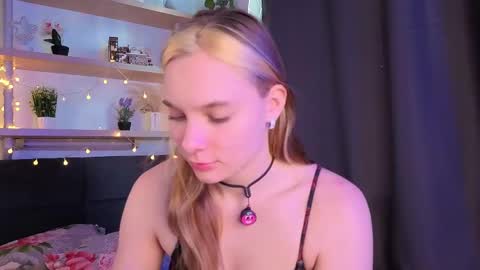 Elizabeth online show from 05-02-26, 01:21