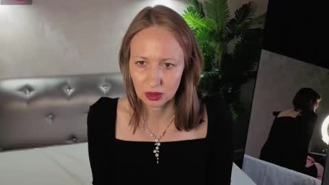 Elizabeth online show from 03-08-26, 08:29