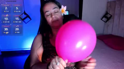 Lucia Vonne online show from 11-21-25, 01:54