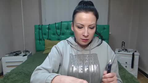 Snapshot of elizabethsho chatting on 01-31-25, 01:11 ElizabethSho online show from 01-31-25, 01:11