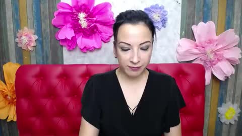 Snapshot of elizabethsho chatting on 09-16-25, 05:47 ElizabethSho online show from 09-16-25, 05:47