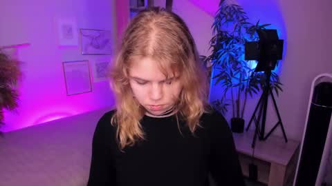 Elizabeth online show from 05-17-26, 05:20
