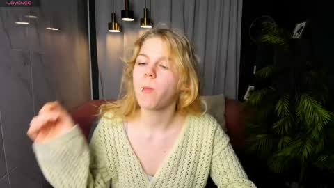 Elizabeth online show from 06-09-26, 05:30