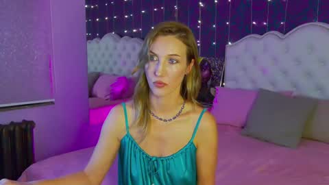 Snapshot of elizamayers chatting on 02-27-25, 10:20 Linda online show from 02-27-25, 10:20