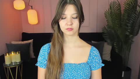 Snapshot of elizamild chatting on 12-06-24, 11:44 Eliza online show from 12-06-24, 11:44