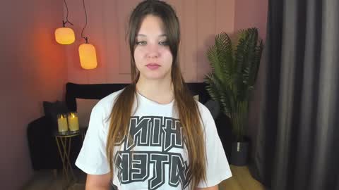 Snapshot of elizamild chatting on 12-15-24, 04:48 Eliza online show from 12-15-24, 04:48