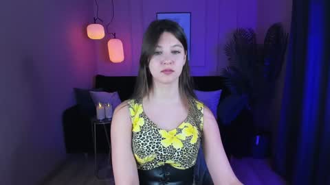 Snapshot of elizamild chatting on 01-12-25, 03:57 Eliza online show from 01-12-25, 03:57