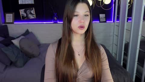 Snapshot of elizamild chatting on 01-17-25, 04:36 Eliza online show from 01-17-25, 04:36