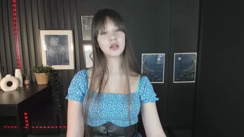 Snapshot of elizamild chatting on 01-23-25, 07:40 Eliza online show from 01-23-25, 07:40