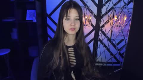 Snapshot of elizamild chatting on 02-14-25, 05:25 Eliza online show from 02-14-25, 05:25