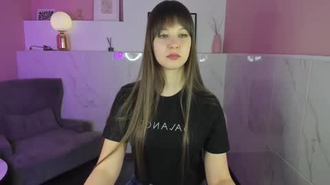 Snapshot of elizamild chatting on 02-15-25, 07:28 Eliza online show from 02-15-25, 07:28