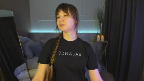 Snapshot of elizamild chatting on 02-20-25, 04:57 Eliza online show from 02-20-25, 04:57