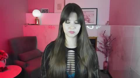 Snapshot of elizamild chatting on 11-04-25, 01:43 Eliza online show from 11-04-25, 01:43