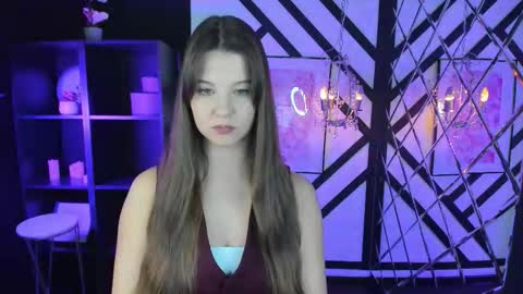 Snapshot of elizamild chatting on 11-25-25, 01:44 Eliza online show from 11-25-25, 01:44