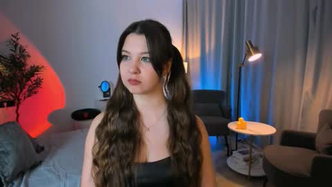 Snapshot of elizamild chatting on 02-27-26, 01:00 Eliza online show from 02-27-26, 01:00