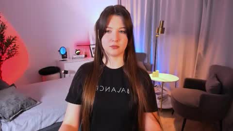 Snapshot of elizamild chatting on 03-11-26, 01:17 Eliza online show from 03-11-26, 01:17