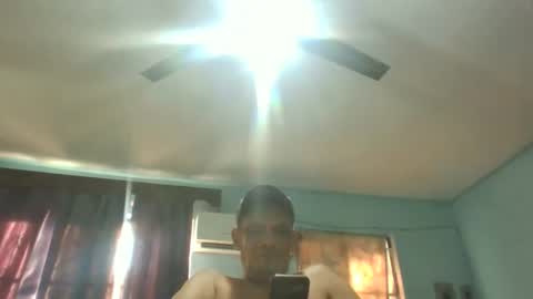 Snapshot of eljim323323 chatting on 11-09-25, 02:15 eljim323323 online show from 11-09-25, 02:15